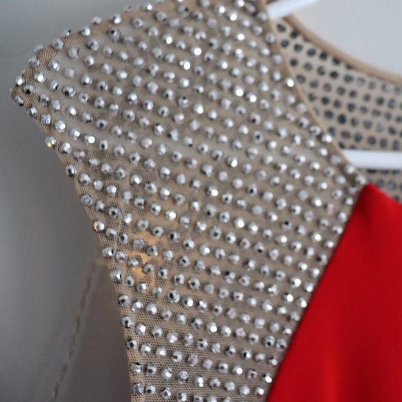 Red Fitted Cocktail Dress with Sparkles | 086 - Picture 3 of 4